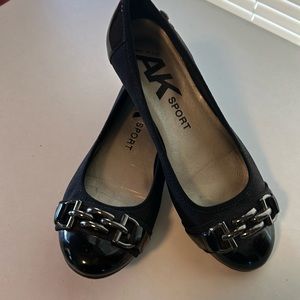 Women’s shoes